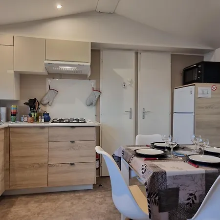 Campsite Mobil Confort Dans Parc Residentiel De Loisirs Saint-Hilaire-de-Riez