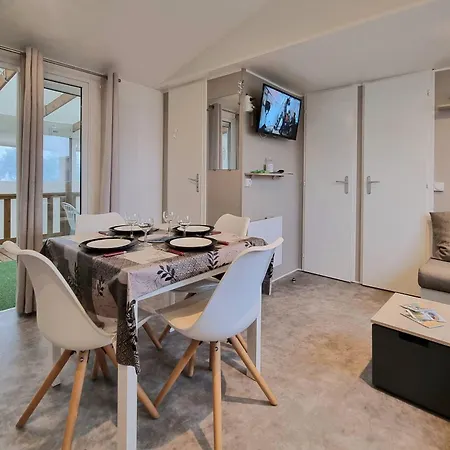 Mobil Confort Dans Parc Résidentiel De Loisirs Campeggio Saint-Hilaire-de-Riez