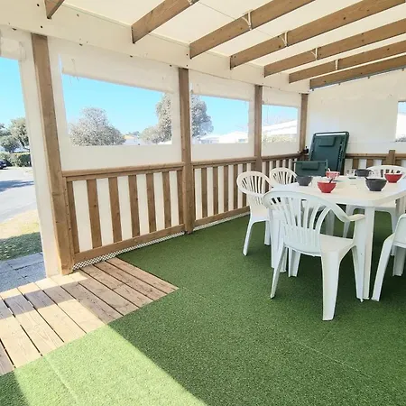 Mobil Confort Dans Parc Résidentiel De Loisirs Campeggio Saint-Hilaire-de-Riez